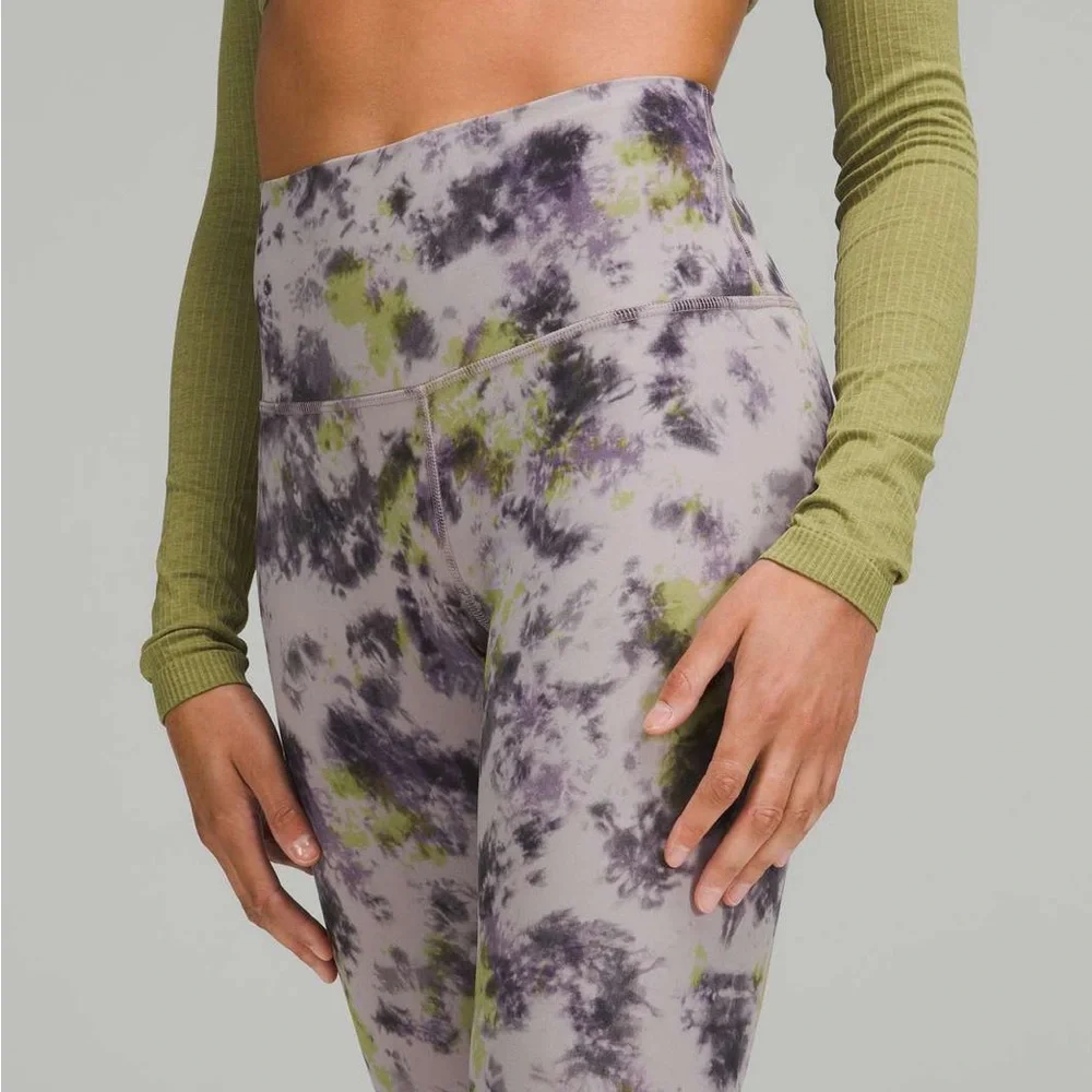 Lululemon Align High-Rise Pant 28"
Radial Tie Dye Mauve Grey Multi
Size 2 - Picture 3 of 8